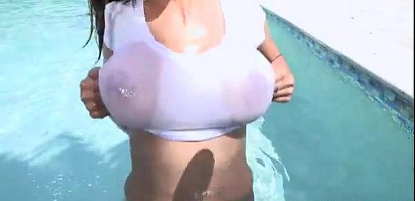  Mia khalifa big tits in the pool